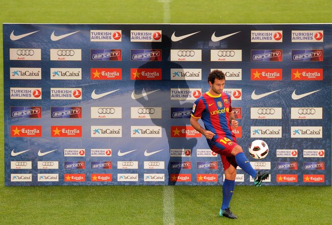 BARCELONA, SPAIN - AUGUST 30:  New signing Javier Mascherano kicks a ball during his presentation as new Barcelona player at the Camp Nou stadium on August 30, 2010 in Barcelona, Spain.  (Photo by Jasper Juinen/Getty Images)
