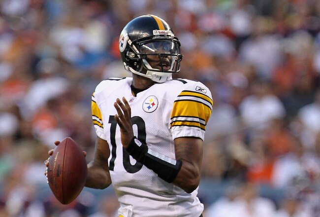 DENVER - AUGUST 29:  Quarterback Dennis Dixon #10 of the Pittsburgh Steelers scrambles against the Denver Broncos during preseason NFL action at INVESCO Field at Mile High on August 29, 2010 in Denver, Colorado.  (Photo by Doug Pensinger/Getty Images)