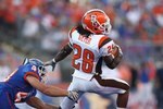 BOISE , ID - SEPTEMBER 13:  Willie Geter #28 of the Bowling Green Falcons runs the ball against the Boise State Broncos at Bronco Stadium on September 13, 2008 in Boise, Idaho.  (Photo by Jonathan Ferrey/Getty Images)