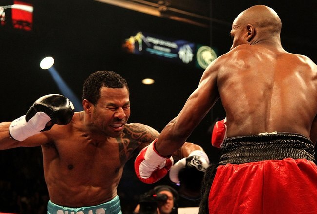 LAS VEGAS - MAY 01:  (R-L) Floyd Mayweather Jr. throws a left to the head of Shane Mosley during their welterweight fight at the MGM Grand Garden Arena on May 1, 2010 in Las Vegas, Nevada. Mayweather Jr. defeated Mosley by unanimous decison.  (Photo by Jed Jacobsohn/Getty Images)