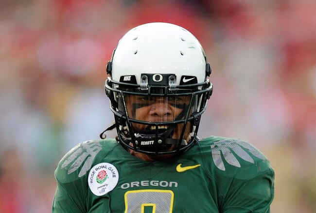 PASADENA, CA - JANUARY 01:  Quarterback Jeremiah Masoli #8 of the Oregon Ducks celebrates after scoring a touchdown against the Ohio State Buckeyes in the 96th Rose Bowl game on January 1, 2010 in Pasadena, California.  (Photo by Kevork Djansezian/Getty Images)