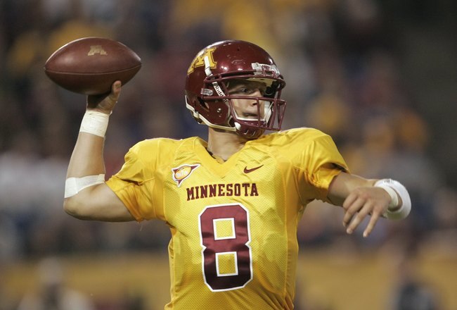 MINNEAPOLIS, MN - SEPTEMBER 29:  Adam Weber #8 of the Minnesota Golden Gophers throws a pass against the Ohio State Buckeyes during the game at the Metrodome on September 29, 2007 in Minneapolis, Minnesota.  Ohio State defeated Minnesota 30-7. (Photo by Jeff Gross/Getty Images)