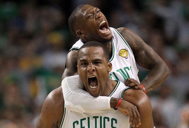 BOSTON - JUNE 10:  Glen Davis #11 and Nate Robinson #4 of the Boston Celltics react in the fourth quarter against the Los Angeles Lakers during Game Four of the 2010 NBA Finals on June 10, 2010 at TD Garden in Boston, Massachusetts. NOTE TO USER: User expressly acknowledges and agrees that, by downloading and/or using this Photograph, user is consenting to the terms and conditions of the Getty Images License Agreement.  (Photo by Ronald Martinez/Getty Images)