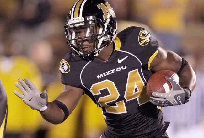 COLUMBIA, MO - OCTOBER 24: Derrick Washington #24 of the Missouri Tigers carries the ball during the game against the Texas Longhorns on October 24, 2009 at Faurot Field/Memorial Stadium in Columbia, Missouri. (Photo by Jamie Squire/Getty Images)
