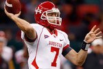 NEW ORLEANS - OCTOBER 17:  Quarterback Case Keenum #7 of the Houston Cougars throws the ball against the Tulane Green Wave at the Louisiana Superdome on October 17, 2009 in New Orleans, Louisiana.  (Photo by Chris Graythen/Getty Images)