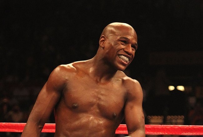 LAS VEGAS - MAY 01:  Floyd Mayweather Jr. looks on at the start of his welterweight fight against Shane Mosley at the MGM Grand Garden Arena on May 1, 2010 in Las Vegas, Nevada.  (Photo by Jed Jacobsohn/Getty Images)