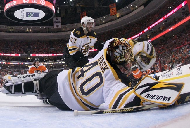 PHILADELPHIA - MAY 07:  Tuukka Rask #40 of the Boston Bruins tends net against the Philadelphia Flyers in Game Four of the Eastern Conference Semifinals during the 2010 NHL Stanley Cup Finals at the Wachovia Center on May 7, 2010 in Philadelphia, Pennsylvania. The Flyers defeated the Bruins 5-4 in overtime.  (Photo by Bruce Bennett/Getty Images)