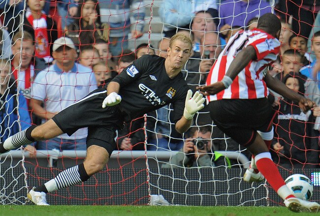 SUNDERLAND, ENGLAND - AUGUST 29: Darren Bent of Sunderland scores a penalty past Joe Hart of Manchester City during the Barclays Premier League match between Sunderland and Manchester City at the Stadium of Light on August 29, 2010 in Sunderland, England.  (Photo by Michael Regan/Getty Images)