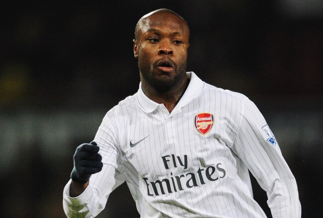 LONDON, ENGLAND - JANUARY 03:  William Gallas of Arsenal runs with the ball during the FA Cup sponsored by E.ON 3rd Round match between West Ham United and Arsenal at the Boleyn Ground on January 3, 2010 in London, England.  (Photo by Shaun Botterill/Getty Images)
