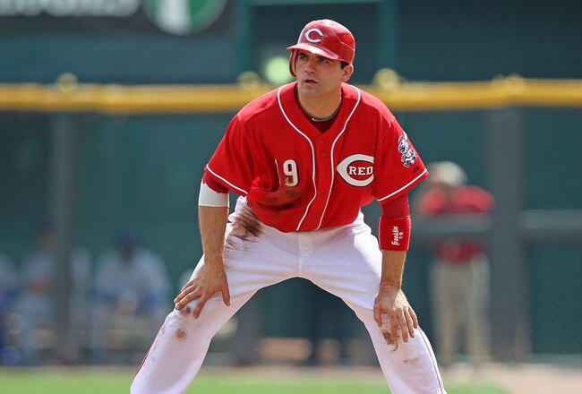 CINCINNATI - AUGUST 29:  Joey Votto #19 of the Cincinnati Reds leads off of first base during the game against the Chicago Cubs at Great American Ball Park on August 29, 2010 in Cincinnati, Ohio.  (Photo by Andy Lyons/Getty Images)
