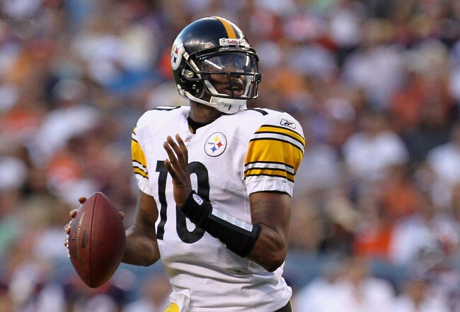 DENVER - AUGUST 29:  Quarterback Dennis Dixon #10 of the Pittsburgh Steelers scrambles against the Denver Broncos during preseason NFL action at INVESCO Field at Mile High on August 29, 2010 in Denver, Colorado.  (Photo by Doug Pensinger/Getty Images)
