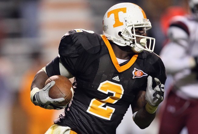 KNOXVILLE, TN - OCTOBER 31:  Montario Hardesty #2 of the Tennessee Volunteers carries the ball during the game against the South Carolina Gamecocks at Neyland Stadium on October 31, 2009 in Knoxville, Tennessee.  (Photo by Streeter Lecka/Getty Images)