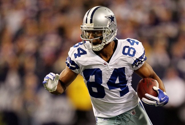 MINNEAPOLIS - JANUARY 17:  Wide receiver Patrick Crayton #84 of the Dallas Cowboys runs the ball against the Minnesota Vikings during the NFC Divisional Playoff Game at Hubert H. Humphrey Metrodome on January 17, 2010 in Minneapolis, Minnesota. The Vikings defeated the Cowboys 34-3.  (Photo by Chris McGrath/Getty Images)