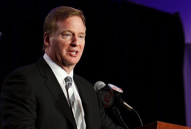 FORT LAUDERDALE, FL - FEBRUARY 08:  NFL Commissioner Roger Goodell speaks during the Super Bowl Champion Coach Press Conference at the Fort Lauderdale Convention Center on February 8, 2010 in Fort Lauderdale, Florida.  (Photo by Doug Benc/Getty Images)