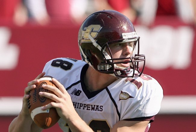 BLOOMINGTON, IN - NOVEMBER 01:  Quarterback Brian Brunner #18 of the Central Michigan Chippewas moves to pass the ball during the game against the Indiana Hooisers at Memorial Stadium on November 1, 2008 in Bloomington, Indiana.  (Photo by Andy Lyons/Getty Images)