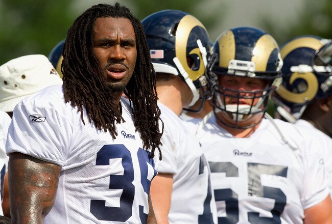 EARTH CITY, MO - JULY 31: Steven Jackson #39 of the St. Louis Rams looks on during training camp at the Russell Athletic Training Facility on July 31, 2010 in Earth City, Missouri.  (Photo by Dilip Vishwanat/Getty Images)