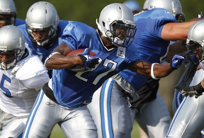 ALLEN PARK, MI - AUGUST 05:  DeDe Dorsey #27 of the Detroit Lions runs with the ball during training camp at the Detroit Lions Headquarters and Training Facility on August 5, 2010 in Allen Park, Michigan.  (Photo by Gregory Shamus/Getty Images)