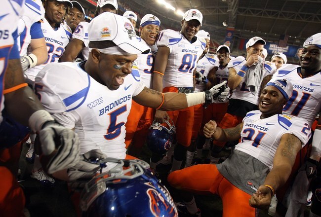 GLENDALE, AZ - JANUARY 04:  The Boise State Broncos celebrate after defeating the TCU Horned Frogs 17-10 during the Tostitos Fiesta Bowl at the Universtity of Phoenix Stadium on January 4, 2010 in Glendale, Arizona.  (Photo by Jed Jacobsohn/Getty Images)