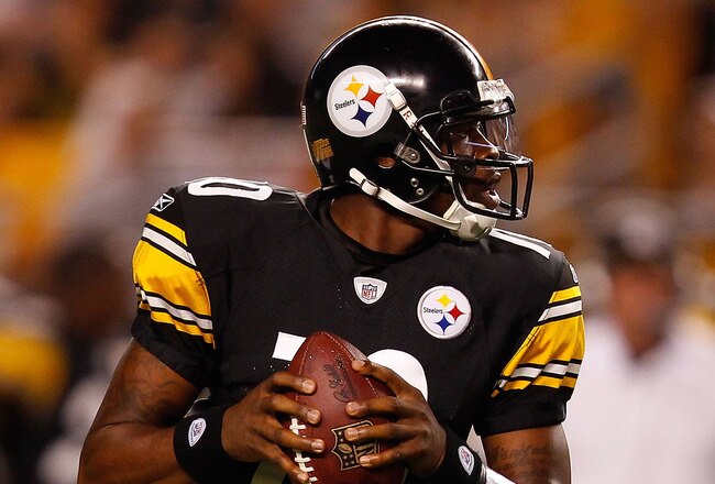 PITTSBURGH - SEPTEMBER 02:  Dennis Dixon #10 of the Pittsburgh Steelers drops back to pass against the Carolina Panthers after Byron Leftwich left with an injury during the preseason game on September 2, 2010 at Heinz Field in Pittsburgh, Pennsylvania.  (Photo by Jared Wickerham/Getty Images)