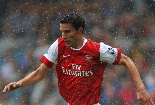 BLACKBURN, ENGLAND - AUGUST 28:  Robin van Persie of Arsenal in action during the Barclays Premier League match between Blackburn Rovers and Arsenal at Ewood Park on August 28, 2010 in Blackburn, England.  (Photo by Alex Livesey/Getty Images)