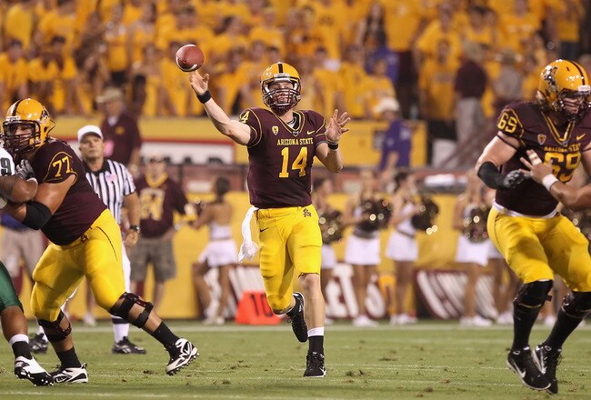 TEMPE, AZ - SEPTEMBER 04:  Quarterback Steven Threet #14 of the Arizona State Sun Devils throws a 4 yard reception during the first quarter of the college football game against the Portland State Vikings at Sun Devil Stadium on September 4, 2010 in Tempe, Arizona.  (Photo by Christian Petersen/Getty Images)