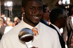 HOLLYWOOD - JULY 12:  Football player Reggie Bush arrives at the 2006 ESPY Awards at the Kodak Theatre on July 12, 2006 in Hollywood, California.  (Photo by Vince Bucci/Getty Images)