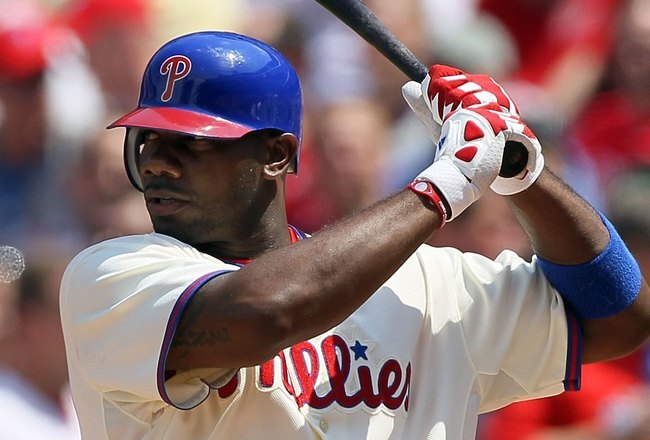 PHILADELPHIA - MAY 06:  Ryan Howard #6 of the Philadelphia Phillies bats against the St. Louis Cardinals at Citizens Bank Park on May 6, 2010 in Philadelphia, Pennsylvania.  (Photo by Jim McIsaac/Getty Images)