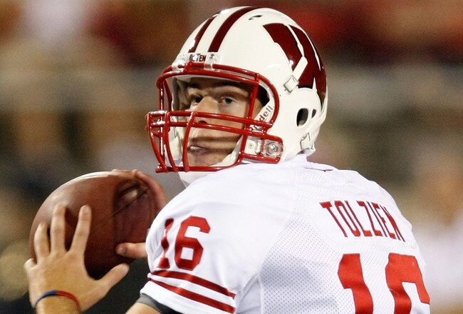 LAS VEGAS - SEPTEMBER 04:  Quarterback Scott Tolzien #16 of the Wisconsin Badgers looks to pass against the UNLV Rebels during their game at Sam Boyd Stadium September 4, 2010 in Las Vegas, Nevada. Wisconsin won 41-21.  (Photo by Ethan Miller/Getty Images)