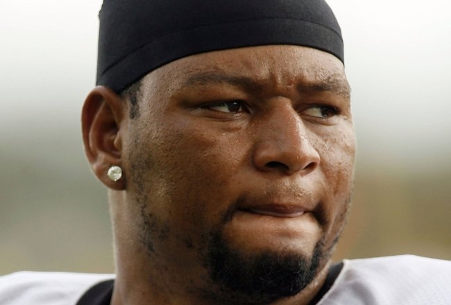 JACKSON, MS - JULY 31:  Running back Deuce McAllister #26 of the New Orleans Saints watches a play during training camp on July 31, 2006 in Jackson, Mississippi.  (Photo by Chris Graythen/Getty Images)