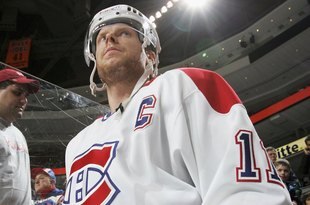 PHILADELPHIA, PA - JANUARY 25:  Captain Saku Koivu #11 of the Montreal Canadiens looks on before playing the Philadelphia Flyers during their game on January 25, 2006 at the Wachovia Center in Philadelphia, Pennsylvania.The Canadiens defeated the Flyers 5-3. (Photo by Jim McIsaac/Getty Images)