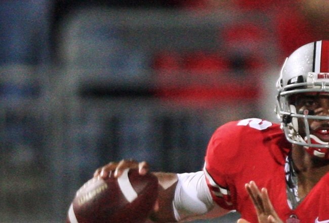 COLUMBUS, OH - OCTOBER 25: Quarterback Terrell Pryor #2 of the Ohio State Buckeyes looks for an open receiver against the Penn State Nittany Lions on October 25, 2008 at Ohio Stadium in Columbus, Ohio.  (Photo by Jamie Sabau/Getty Images)