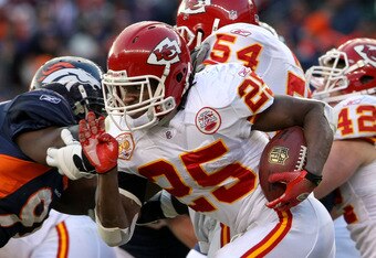 DENVER - JANUARY 03: Jamaal Charles #25 of the Kansas City Chiefs rushes against the Denver Broncos at Invesco Field at Mile High on January 3, 2010 in Denver, Colorado. (Photo by Doug Pensinger/Getty Images)