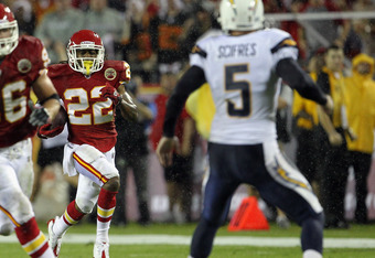 KANSAS CITY, MO - SEPTEMBER 13:  Dexter McCluster #22 of the Kansas City Chiefs returns a punt for a touchdown as punter Mike Scifres #5 of the San Diego Chargers defends during the 1st half of the game against on September 13, 2010 at Arrowhead Stadium in Kansas City, Missouri.  (Photo by Jamie Squire/Getty Images)