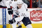 COLUMBUS, OH - MARCH 15:  Shawn Horcoff #10 of the Edmonton Oilers plays the puck in the neutral zone during their NHL game against the Columbus Blue Jackets on March 15, 2010 at Nationwide Arena in Columbus, Ohio. The Blue Jackets defeated the Oilers 5-3. (Photo by Gregory Shamus/Getty Images)