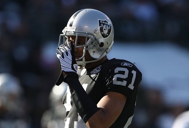 OAKLAND, CA - JANUARY 03:  Nnamdi Asomugha #21 of the Oakland Raiders in action against the Baltimore Ravens during an NFL game at Oakland-Alameda County Coliseum on January 3, 2010 in Oakland, California.  (Photo by Jed Jacobsohn/Getty Images)