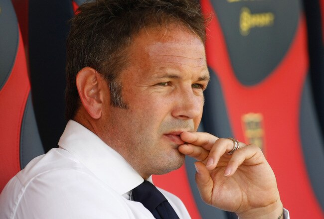 LECCE, ITALY - SEPTEMBER 12:  Sinisa Mihajlovic coach of ACF Fiorentina before the Serie A match between Lecce and Fiorentina at Stadio Via del Mare on September 12, 2010 in Lecce, Italy.  (Photo by Maurizio Lagana/Getty Images)