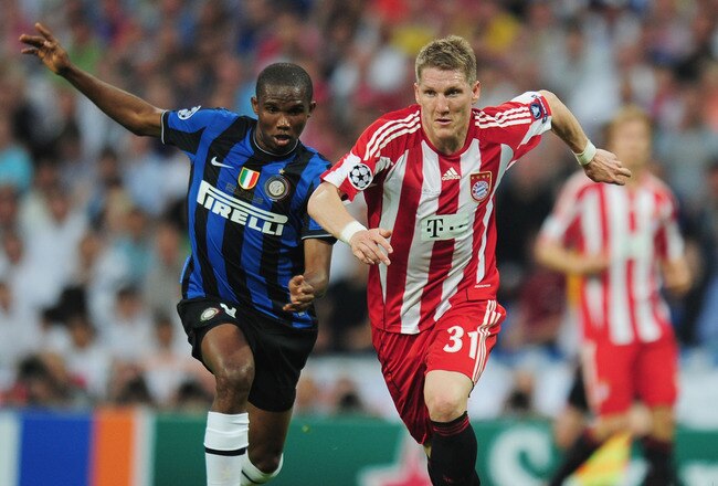 MADRID, SPAIN - MAY 22: Samuel Eto'o of Inter Milan chases Bastian Schweinsteiger of Bayern Muenchen during the UEFA Champions League Final match between FC Bayern Muenchen and Inter Milan at the Estadio Santiago Bernabeu on May 22, 2010 in Madrid, Spain.  (Photo by Shaun Botterill/Getty Images)