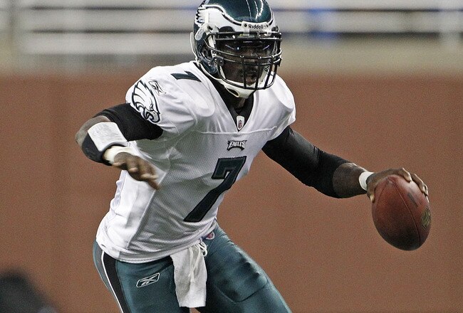 DETROIT - SEPTEMBER 19:  Michael Vick #7 of the Philadelphia Eagles scrambles for a first down during the game against the Detroit Lions at Ford Field on September 19, 2010 in Detroit, Michigan. The Eagles defeated the Lions 35-32.  (Photo by Leon Halip/Getty Images)