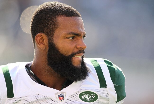 EAST RUTHERFORD, NJ - SEPTEMBER 19:  Braylon Edwards #17 of the New York Jets looks on during warmups prior to the game against the New England Patriots on September 19, 2010 at the New Meadowlands Stadium  in East Rutherford, New Jersey.  (Photo by Al Bello/Getty Images)