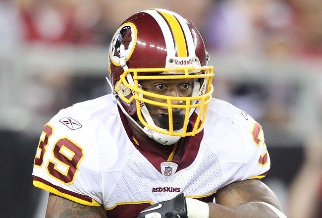 GLENDALE, AZ - SEPTEMBER 02:  Runningback Willie Parker #39 of the Washington Redskins rushes the football against the Arizona Cardinals during preseason NFL game at the University of Phoenix Stadium on September 2, 2010 in Glendale, Arizona. The Cardinals defeated the Redskins 20-10.  (Photo by Christian Petersen/Getty Images)