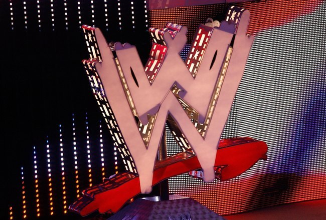 UNCASVILLE, CT - AUGUST 3:  Actor Jeremy Piven guest hosts WWE's 'Monday Night Raw' at Mohegan Sun on August 3, 2009 in Uncasville, Connecticut.  (Photo by Jim Rogash/Getty Images)