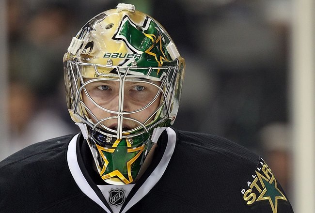 DALLAS - APRIL 02:  Goaltender Kari Lehtonen #32 of the Dallas Stars at American Airlines Center on April 2, 2010 in Dallas, Texas.  (Photo by Ronald Martinez/Getty Images)