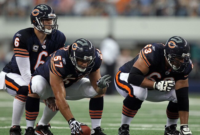 ARLINGTON, TX - SEPTEMBER 19:  Quarterback Jay Cutler #6 of the Chicago Bears at Cowboys Stadium on September 19, 2010 in Arlington, Texas.  (Photo by Ronald Martinez/Getty Images)
