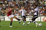 VALENCIA, SPAIN - SEPTEMBER 29:  Javier Hernandez of Manchester United scores the opening goal during the UEFA Champions League Group C match between Valencia and Manchester United at the Mestalla Stadium on September 29, 2010 in Valencia, Spain.  (Photo by Alex Livesey/Getty Images)