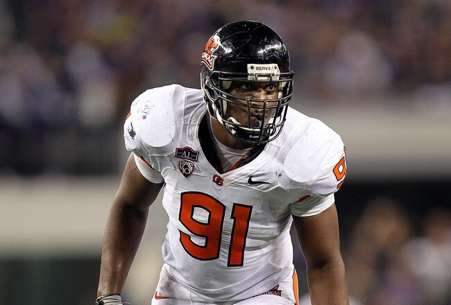 ARLINGTON, TX - SEPTEMBER 04:  Defensive end Taylor Henry #91 of the Oregon State Beavers at Cowboys Stadium on September 4, 2010 in Arlington, Texas.  (Photo by Ronald Martinez/Getty Images)