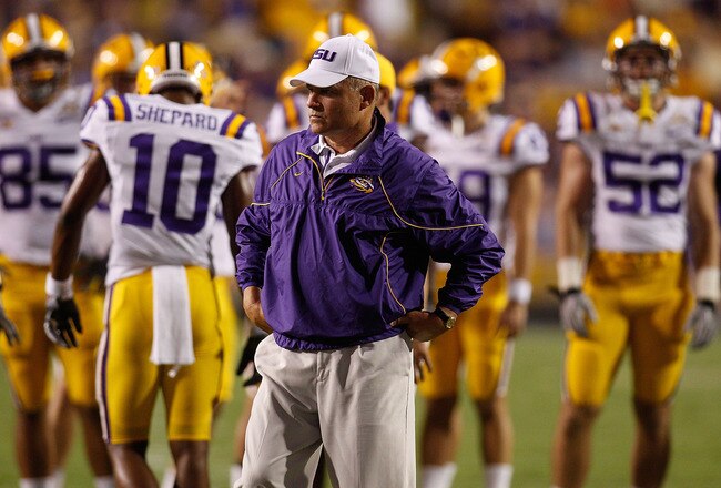 BATON ROUGE, LA - SEPTEMBER 25:  Head coach Les Miles of the Louisiana State Univeristy Tigers during pregame before playing the West Virginia Mountaineers at Tiger Stadium on September 25, 2010 in Baton Rouge, Louisiana.  (Photo by Chris Graythen/Getty Images)