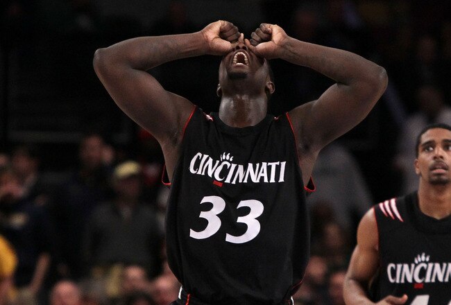 NEW YORK - MARCH 11: Lance Stephenson #33 of the Cincinnati Bearcats reacts after a turnover with less than ten seconds in the game against the West Virginia Mountaineers during the quarterfinal of the 2010 NCAA Big East Tournament at Madison Square Garden on March 11, 2010 in New York City.  (Photo by Jim McIsaac/Getty Images)