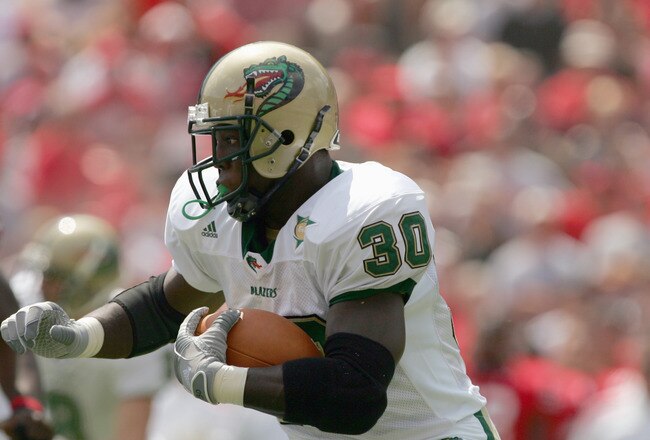 ATHENS, GA - SEPTEMBER 16:  Corey White #30 of the UAB Blazers carries the ball during their game against the Georgia Bulldogs on September 16, 2006 at Sanford Stadium in Athens, Georgia. (Photo by Streeter Lecka/Getty Images)
