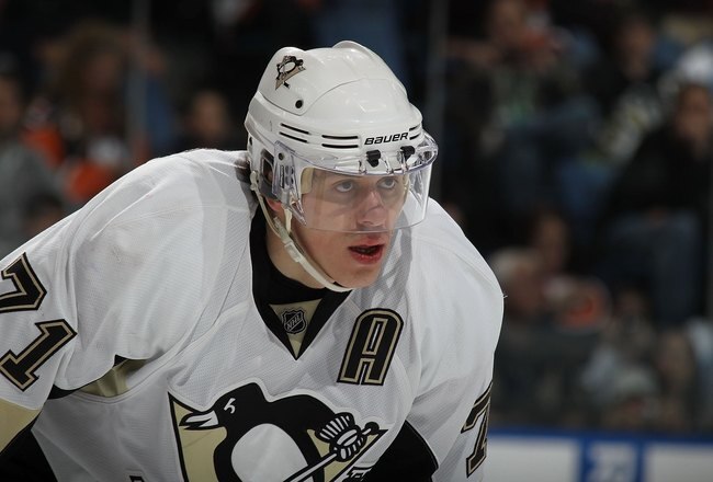 UNIONDALE, NY - APRIL 11: Evgeni Malkin #71 of the Pittsburgh Penguins skates against the New York Islanders at the Nassau Coliseum on April 11, 2010 in Uniondale, New York. (Photo by Bruce Bennett/Getty Images)