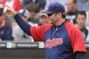 CHICAGO - SEPTEMBER 28: Clevelan Indians Manager Eric Wedge makes a pithcing change against the Chicago White Sox during the sixth inning at U.S. Cellular Field on September 28, 2008 in Chicago, Illinois. The White Sox defeated the Indians 5-1. (Photo by David Banks/Getty Images)